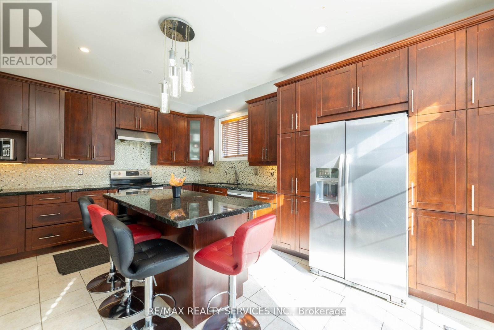 29 Ness Road, Brampton, Ontario  L6Y 5N9 - Photo 9 - W12171622