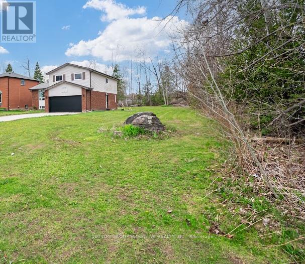 Property at 2252 RICHARD STREET image 2