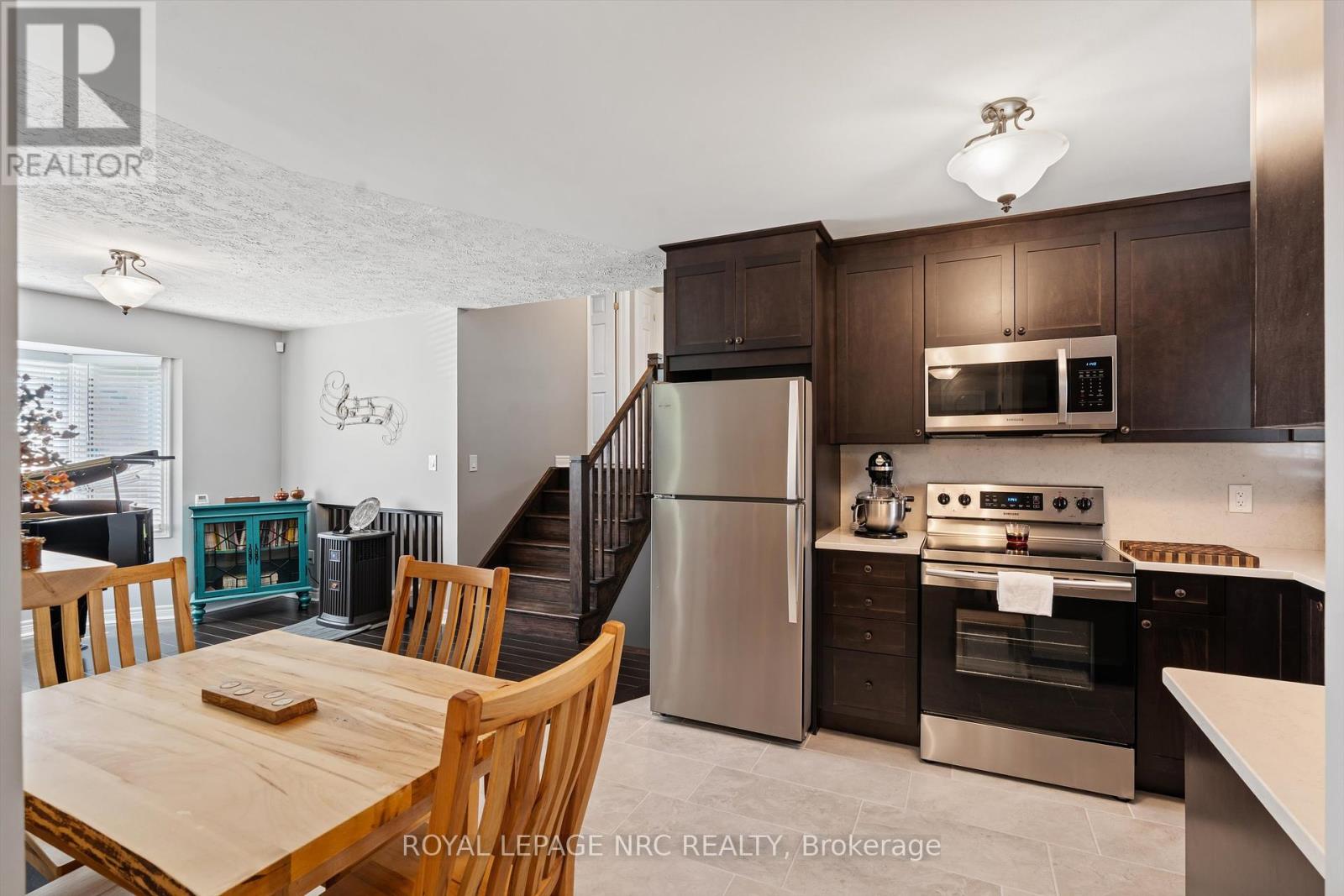6237 Delta Drive, Niagara Falls, Ontario  L2H 2H5 - Photo 12 - X12171644