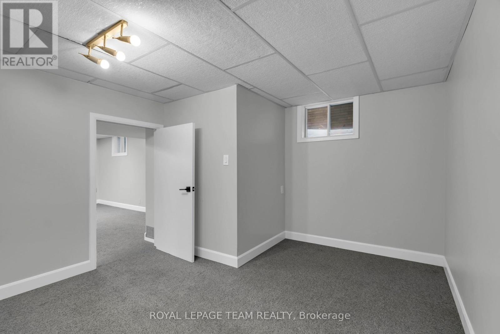 638 Coronation Avenue, Ottawa, Ontario  K1G 0M5 - Photo 25 - X12171657