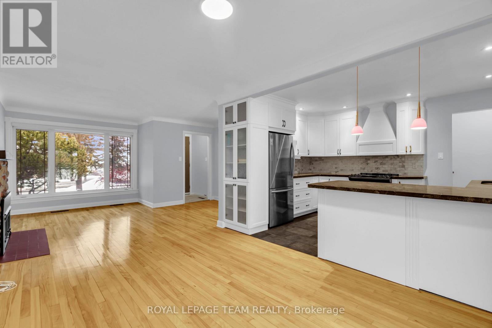 638 Coronation Avenue, Ottawa, Ontario  K1G 0M5 - Photo 8 - X12171657
