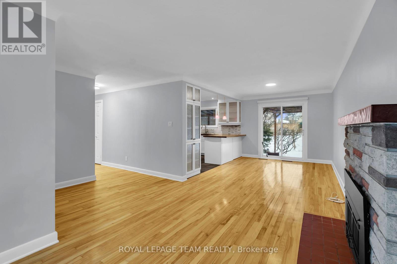 638 Coronation Avenue, Ottawa, Ontario  K1G 0M5 - Photo 9 - X12171657