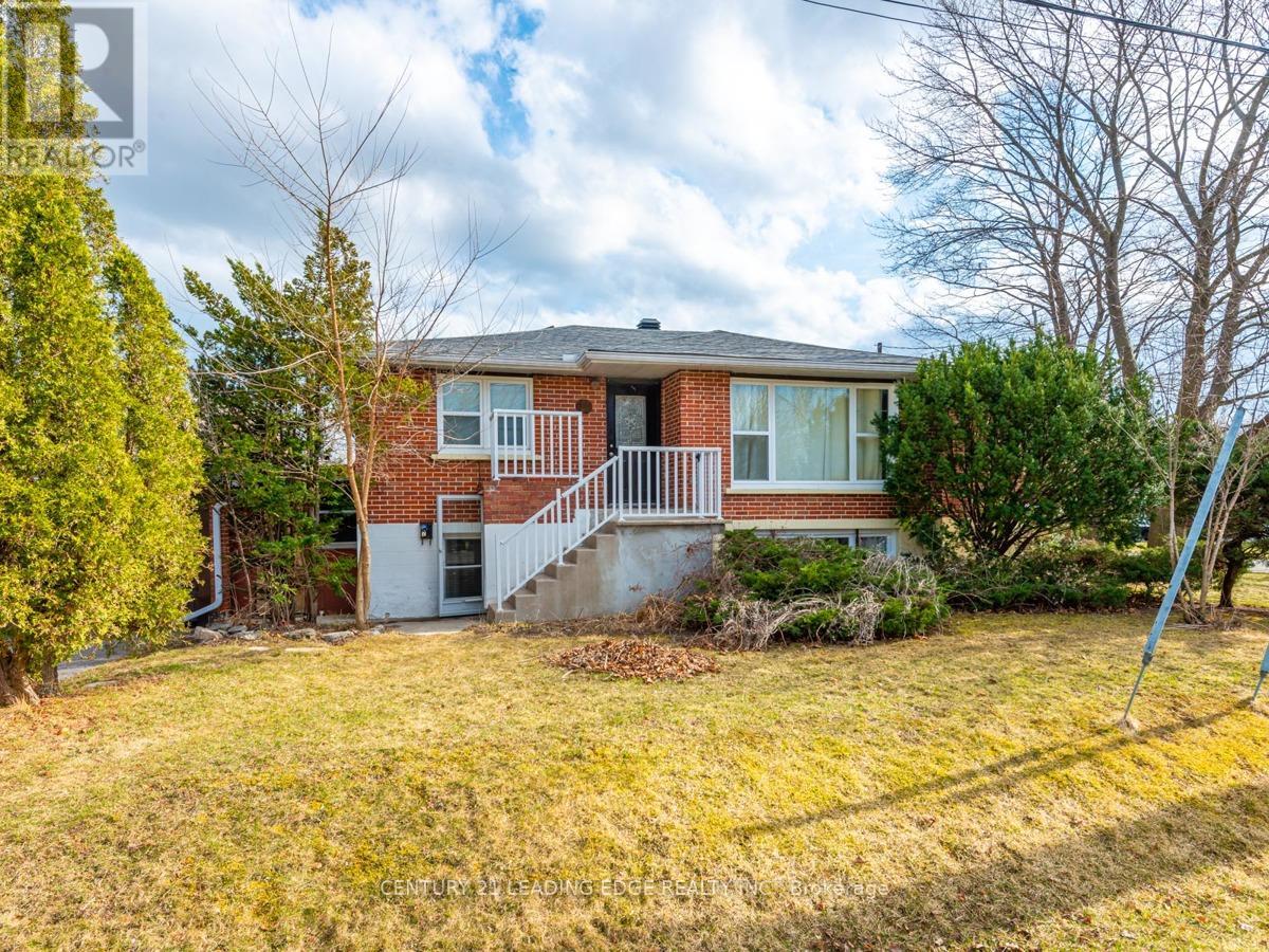 LOWER - 301 MAPLE STREET E, Whitby, Ontario
