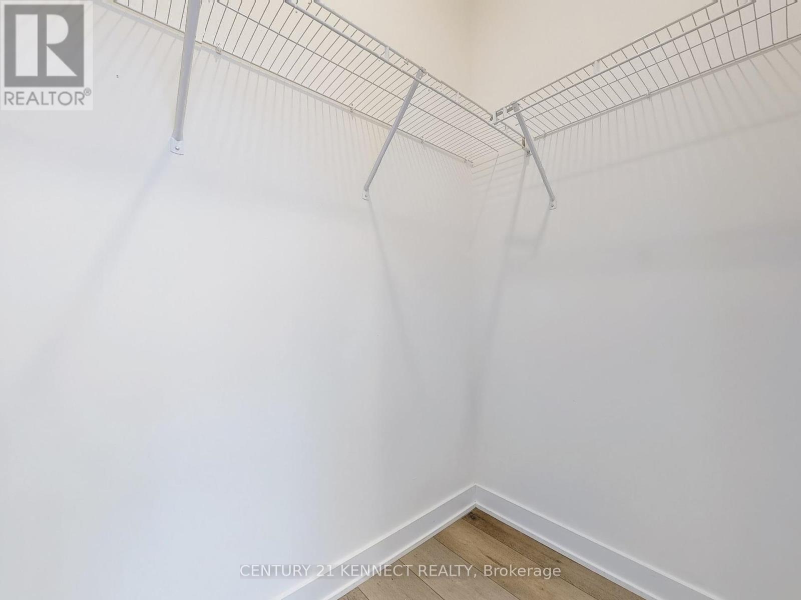 215 - 10 Honeycrisp Crescent, Vaughan, Ontario  L4K 0M7 - Photo 22 - N12171642