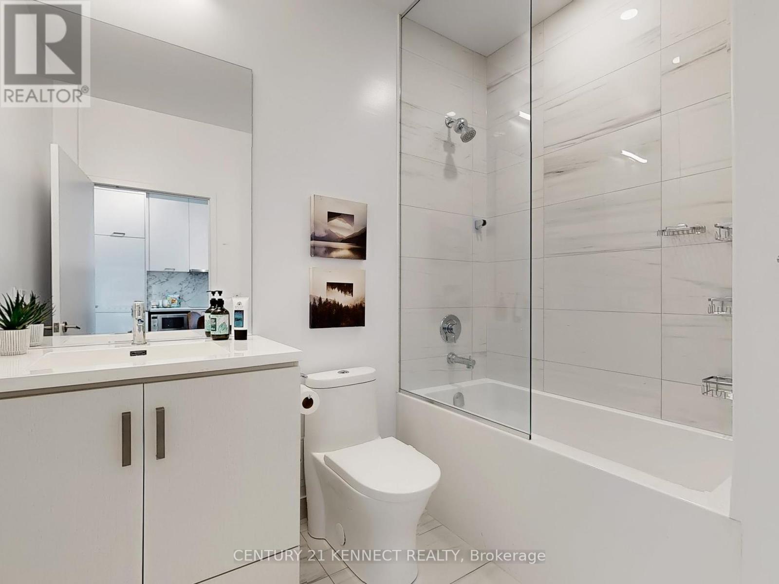215 - 10 Honeycrisp Crescent, Vaughan, Ontario  L4K 0M7 - Photo 23 - N12171642