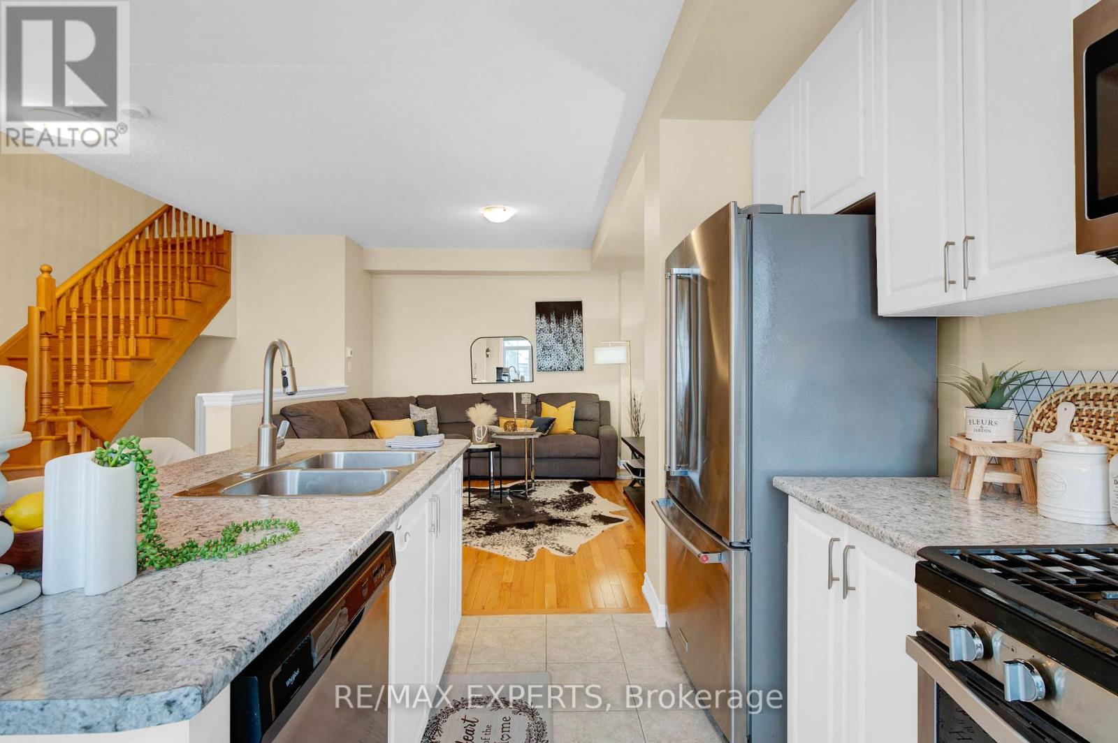 136 Alvin Pegg Drive, East Gwillimbury, Ontario  L9N 0R7 - Photo 11 - N12171654