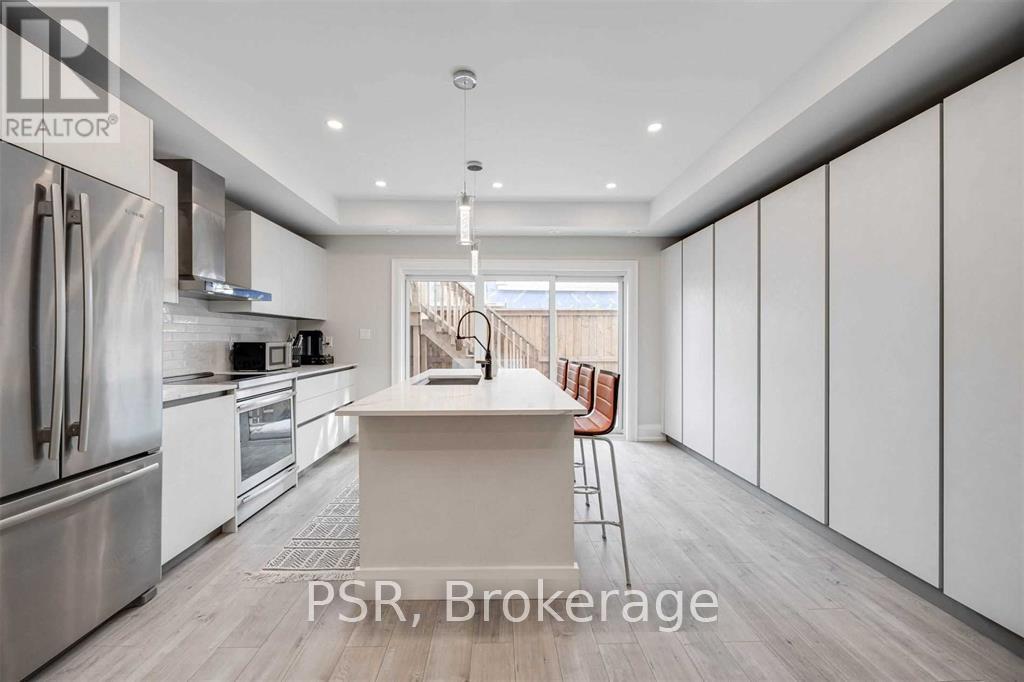 2 - 207 Perth Avenue, Toronto, Ontario  M6P 3X7 - Photo 8 - W12171639