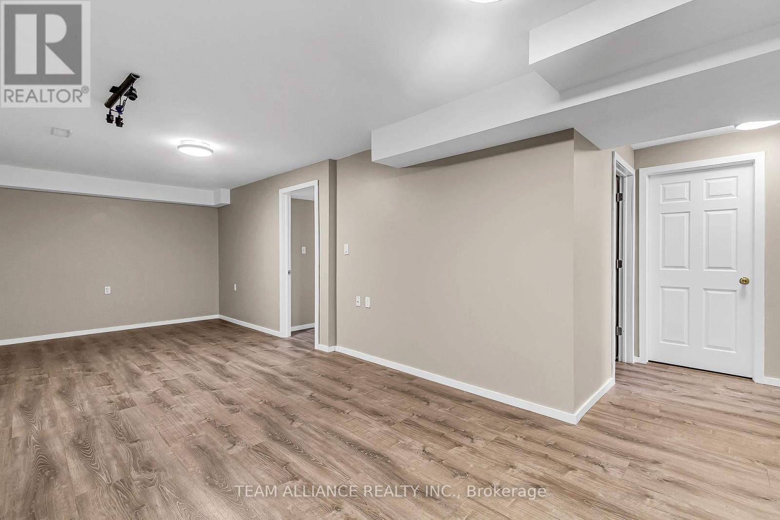 2477 Trappers Avenue E, Windsor, Ontario  N8P 1N4 - Photo 17 - X12171645