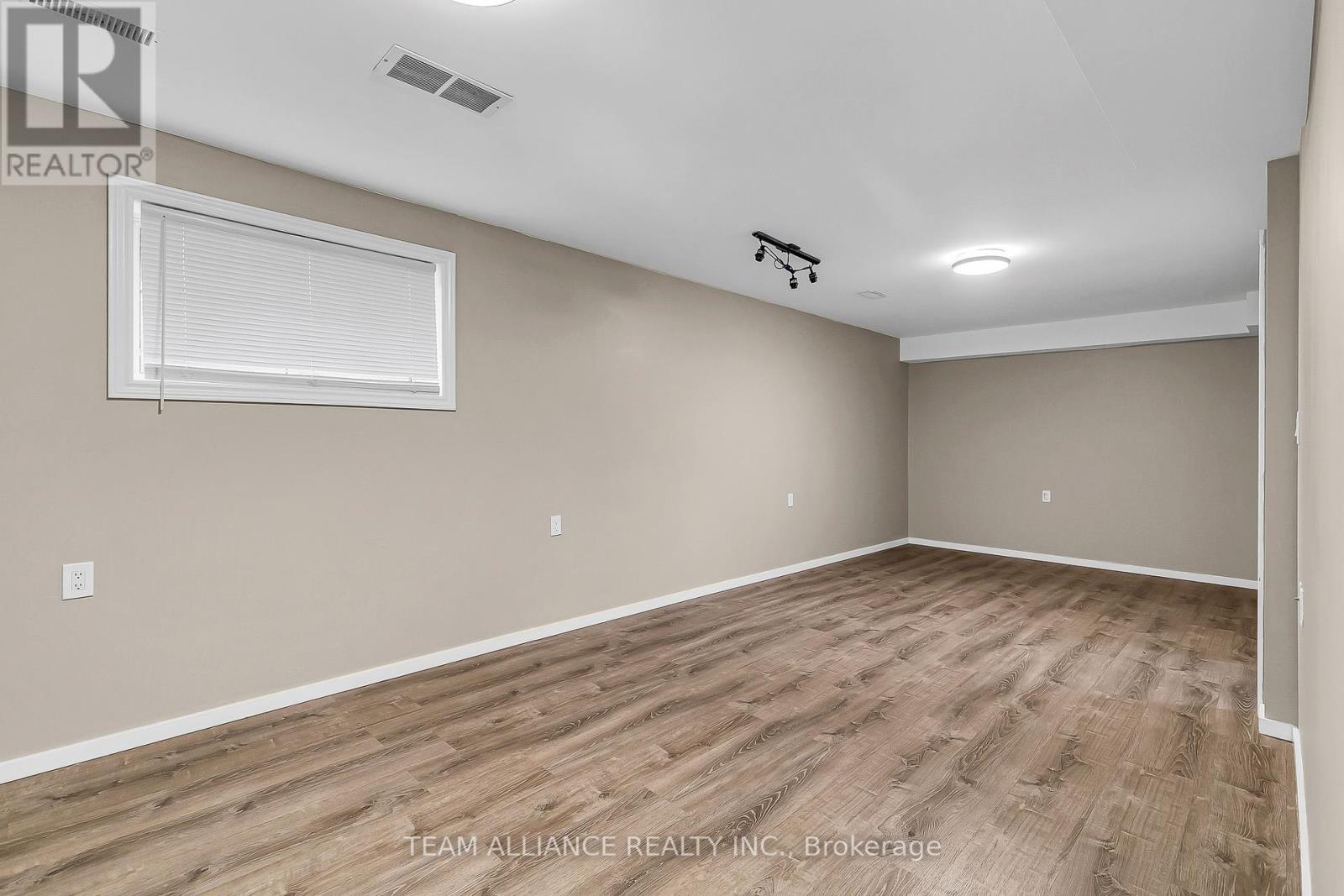 2477 Trappers Avenue E, Windsor, Ontario  N8P 1N4 - Photo 18 - X12171645