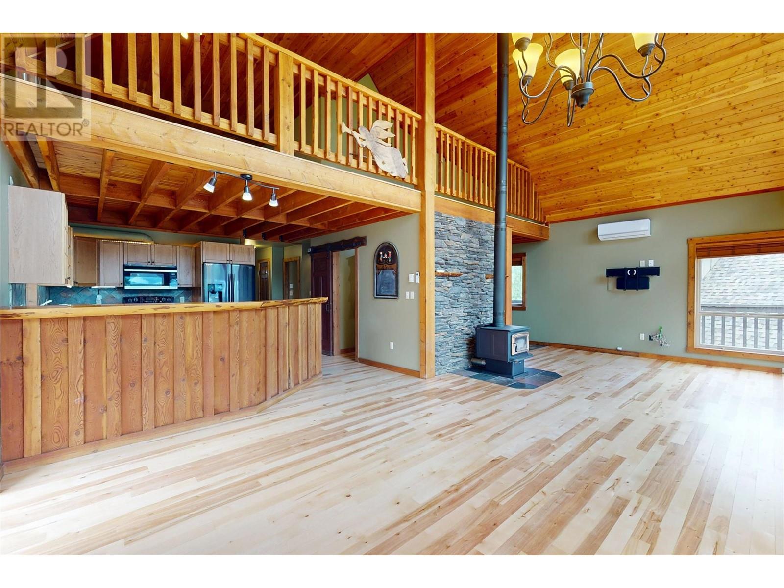 10600 Columbia Way, Vernon, British Columbia  V1H 2B4 - Photo 12 - 10347739