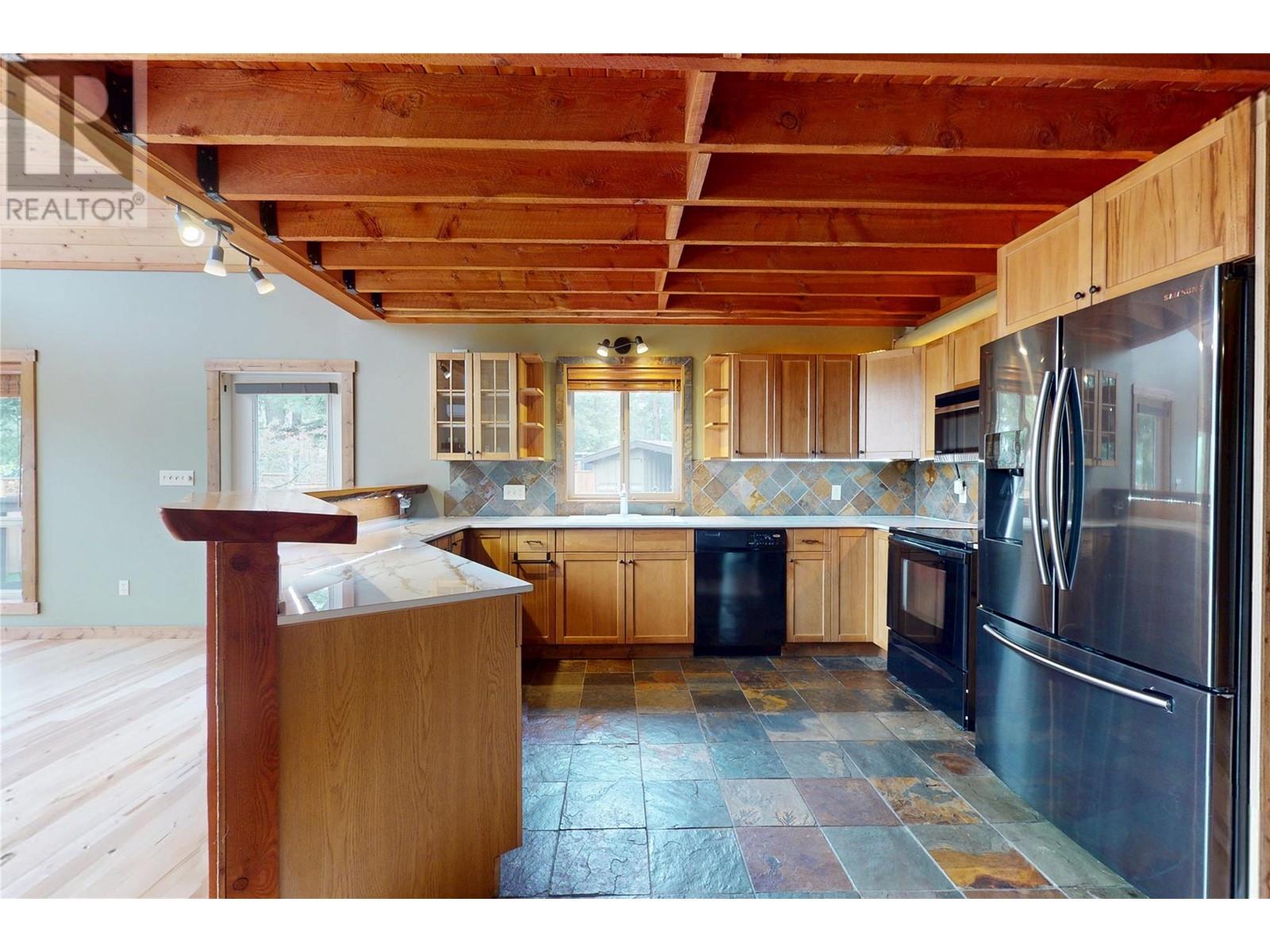 10600 Columbia Way, Vernon, British Columbia  V1H 2B4 - Photo 17 - 10347739