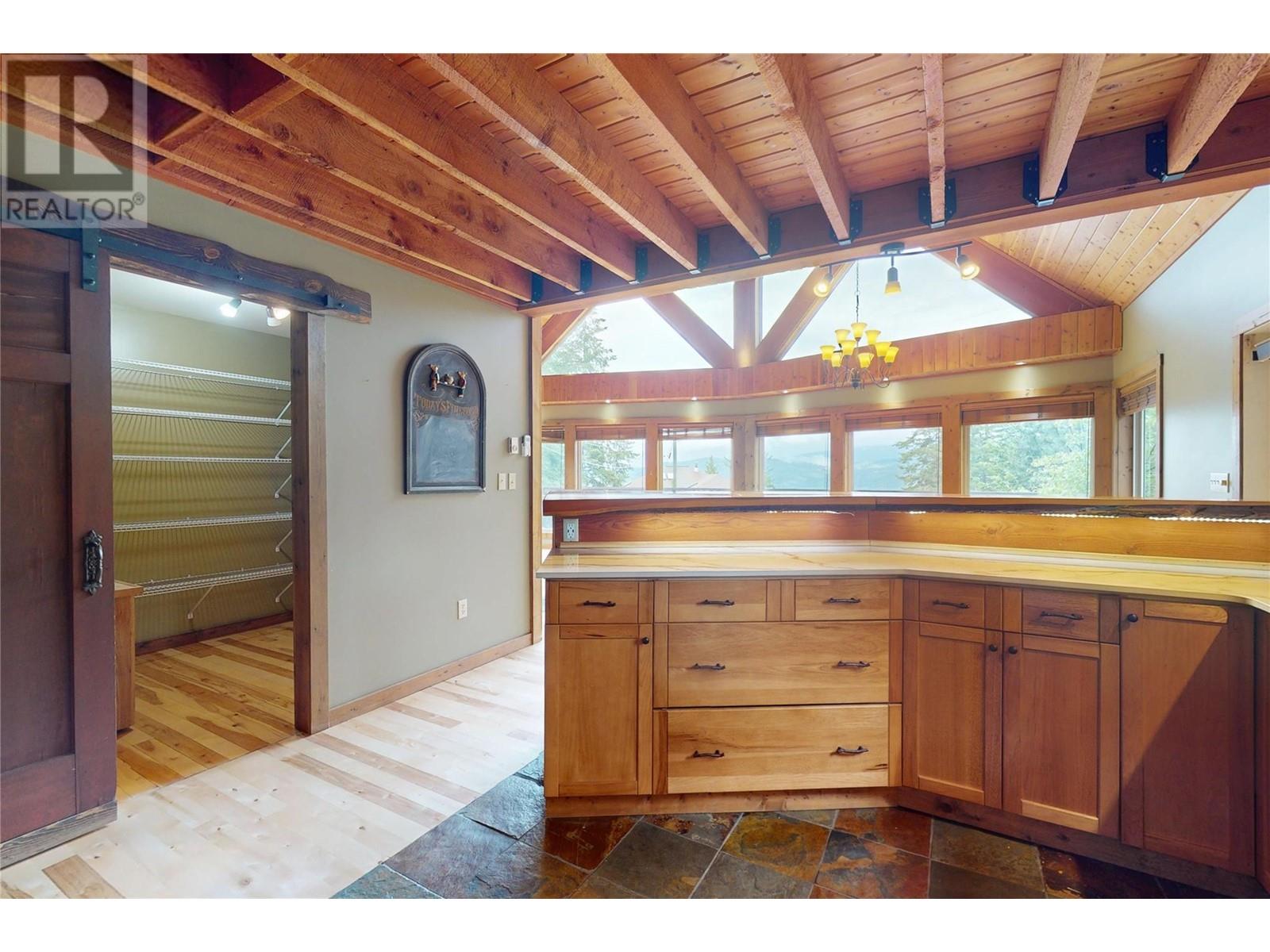 10600 Columbia Way, Vernon, British Columbia  V1H 2B4 - Photo 16 - 10347739
