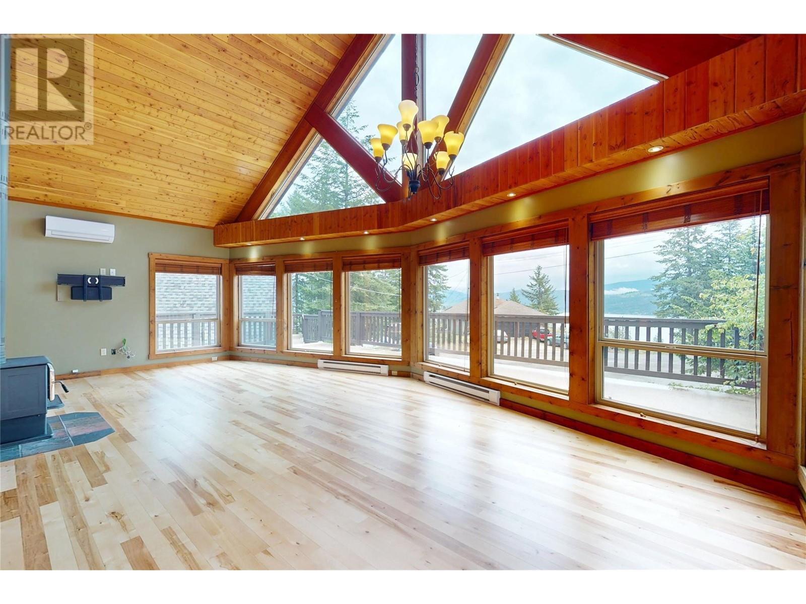 10600 Columbia Way, Vernon, British Columbia  V1H 2B4 - Photo 8 - 10347739