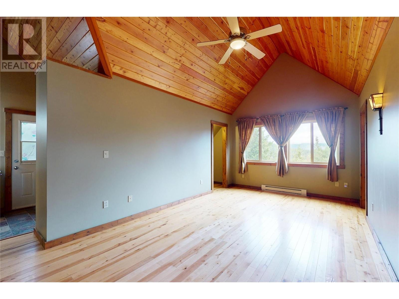 10600 Columbia Way, Vernon, British Columbia  V1H 2B4 - Photo 34 - 10347739