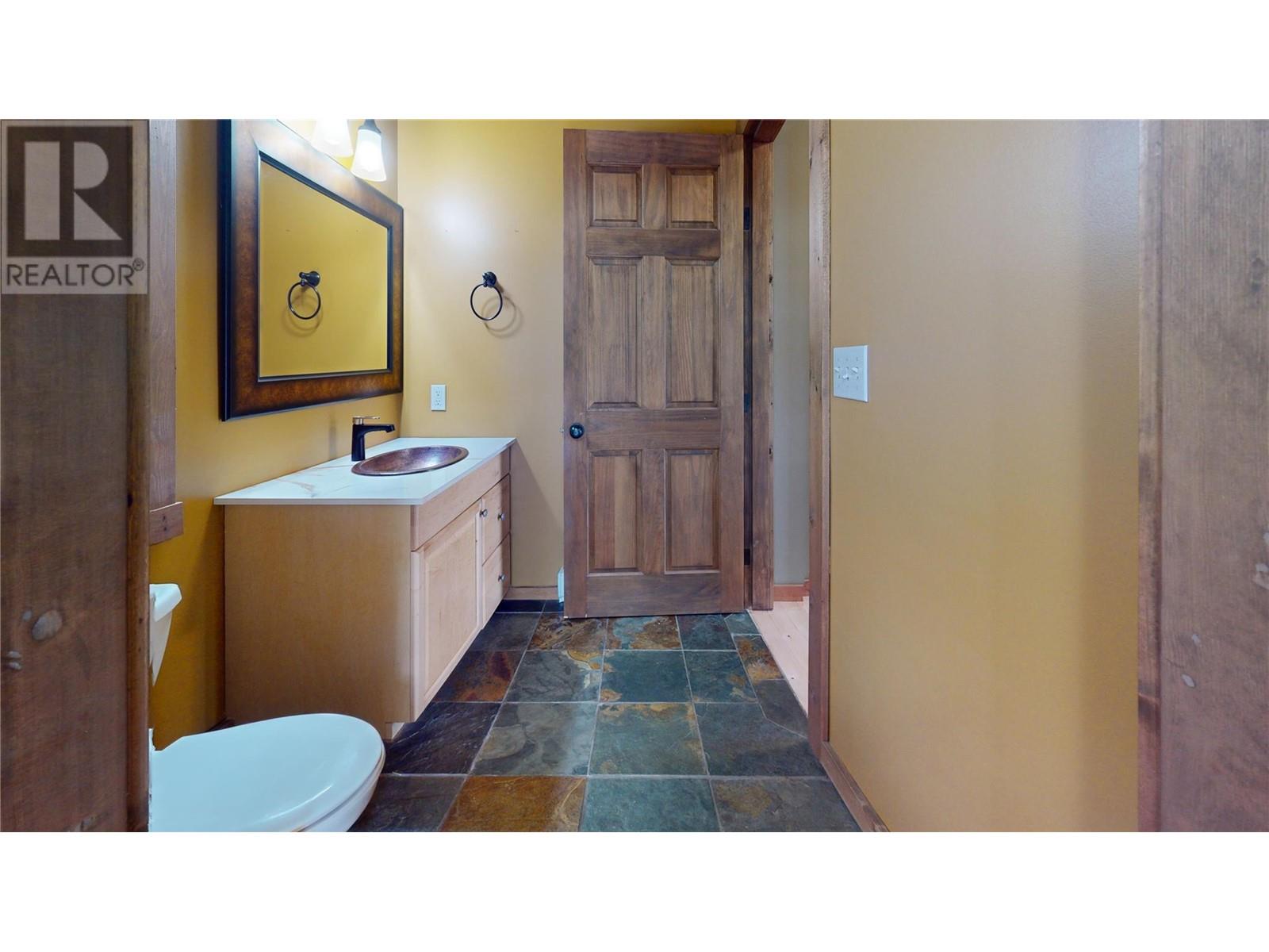 10600 Columbia Way, Vernon, British Columbia  V1H 2B4 - Photo 73 - 10347739
