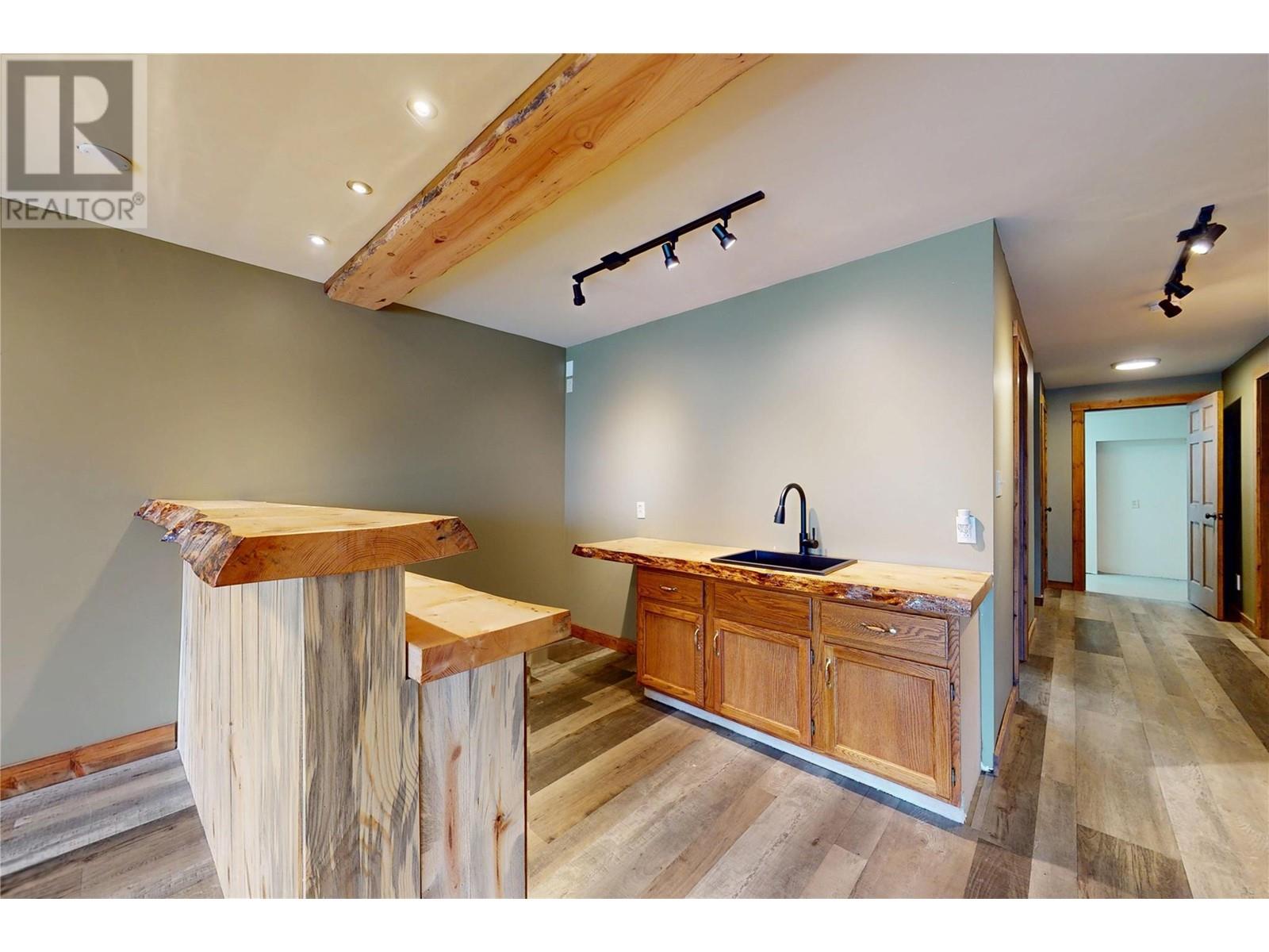10600 Columbia Way, Vernon, British Columbia  V1H 2B4 - Photo 52 - 10347739