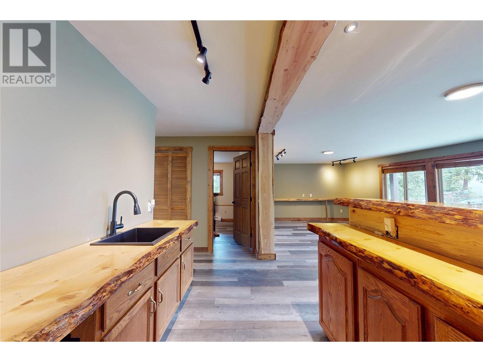 10600 Columbia Way, Vernon, British Columbia  V1H 2B4 - Photo 53 - 10347739