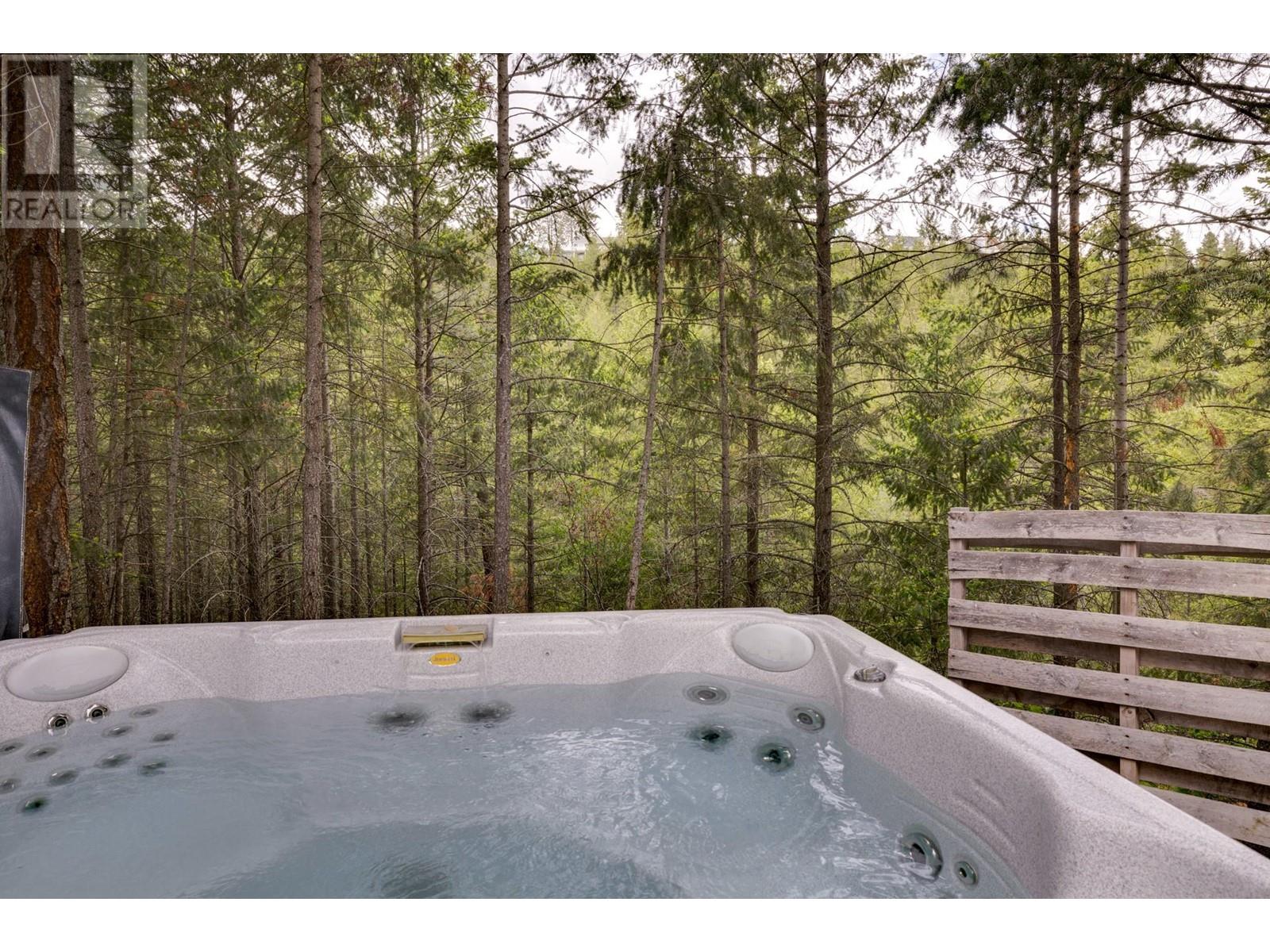 10600 Columbia Way, Vernon, British Columbia  V1H 2B4 - Photo 97 - 10347739