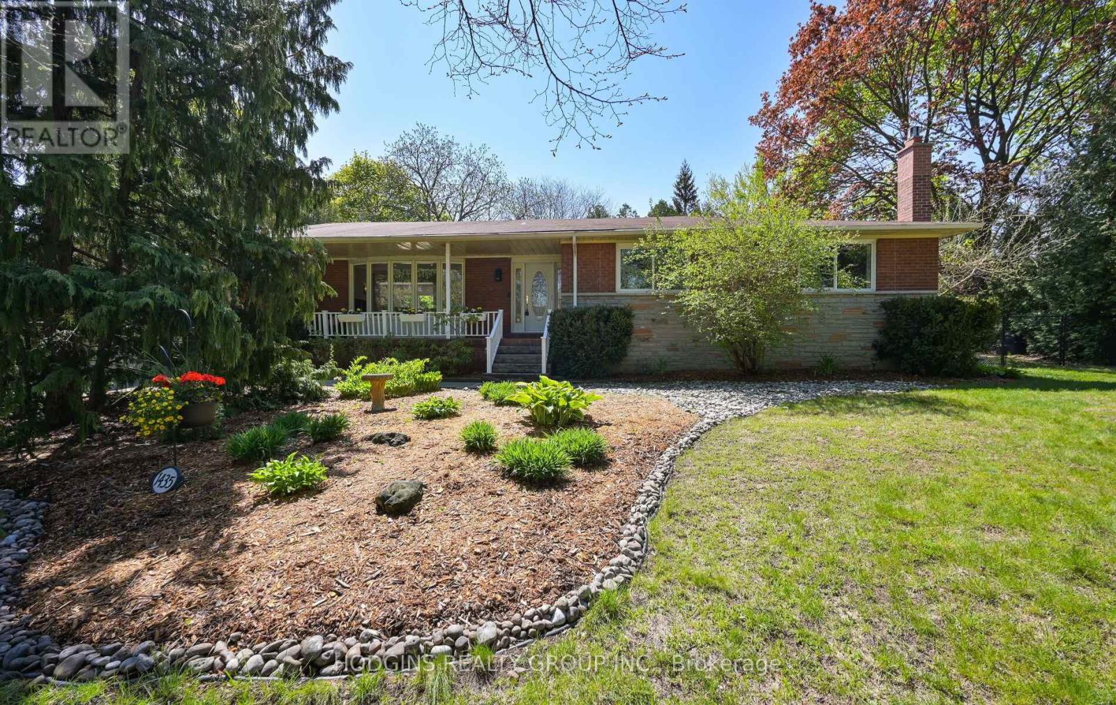 1435 Saginaw Crescent, Mississauga, Ontario  L5H 1X4 - Photo 5 - W12145469