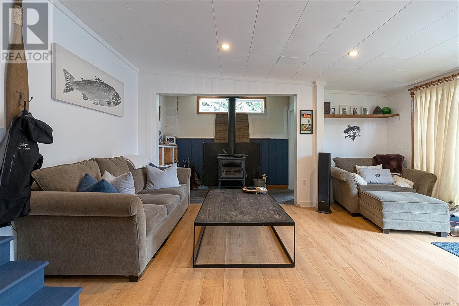 Property at 2720 Gibson Pl image 5