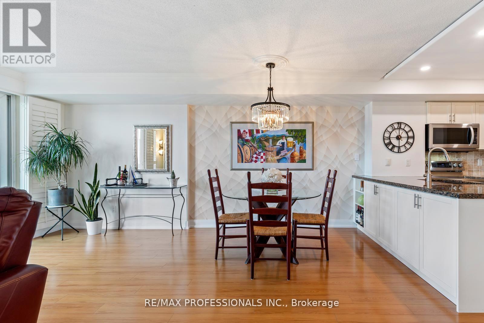 517 - 410 Queens Quay W, Toronto, Ontario  M5V 3T1 - Photo 14 - C12081245