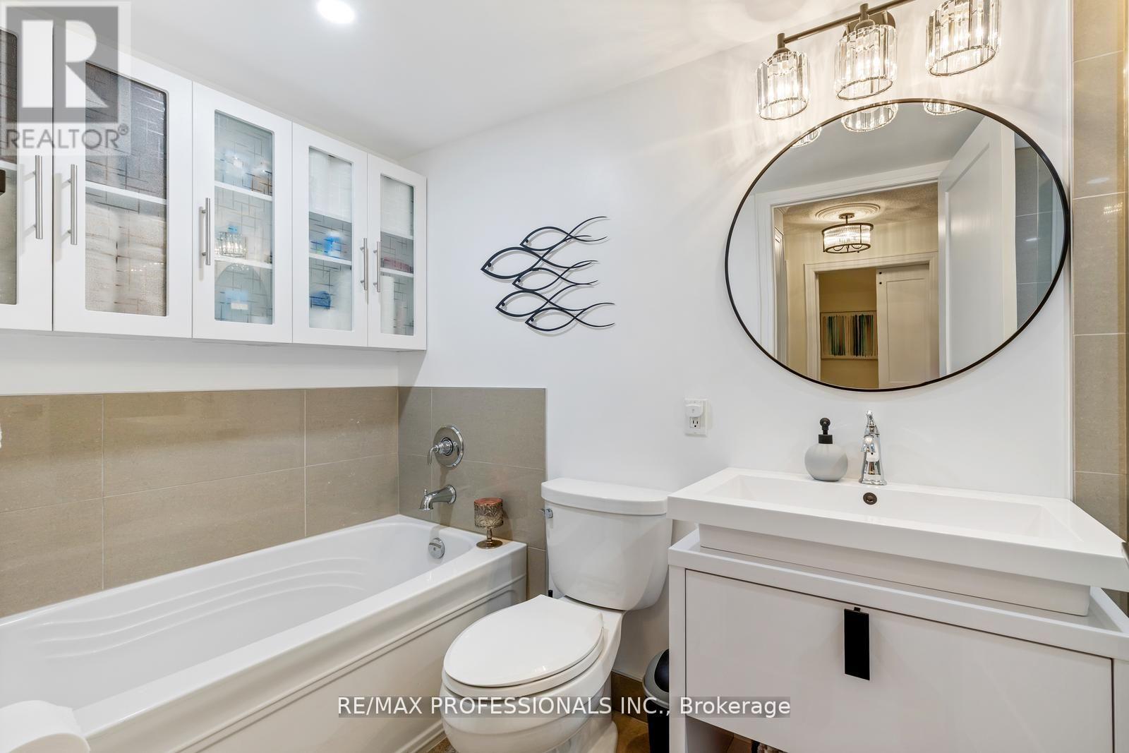 517 - 410 Queens Quay W, Toronto, Ontario  M5V 3T1 - Photo 19 - C12081245
