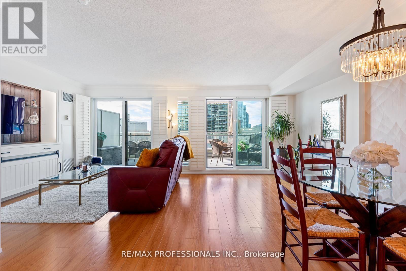 517 - 410 Queens Quay W, Toronto, Ontario  M5V 3T1 - Photo 8 - C12081245