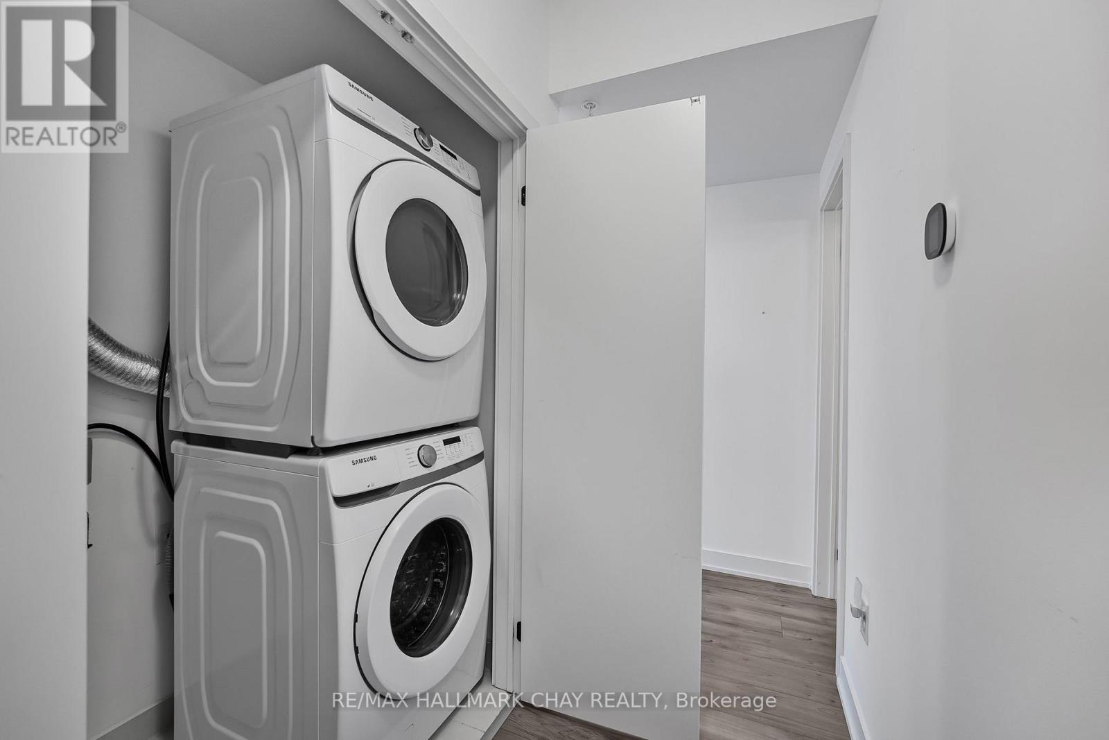 208 - 6 Spice Way, Barrie (Innis-Shore), Ontario  L9J 0J9 - Photo 11 - S12144096