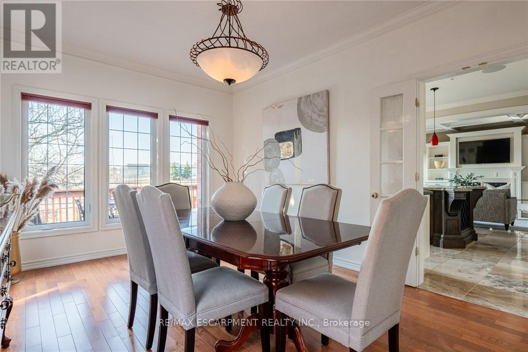4105 Millcroft Park Drive, Burlington, Ontario  L7M 3V9 - Photo 11 - W12171695