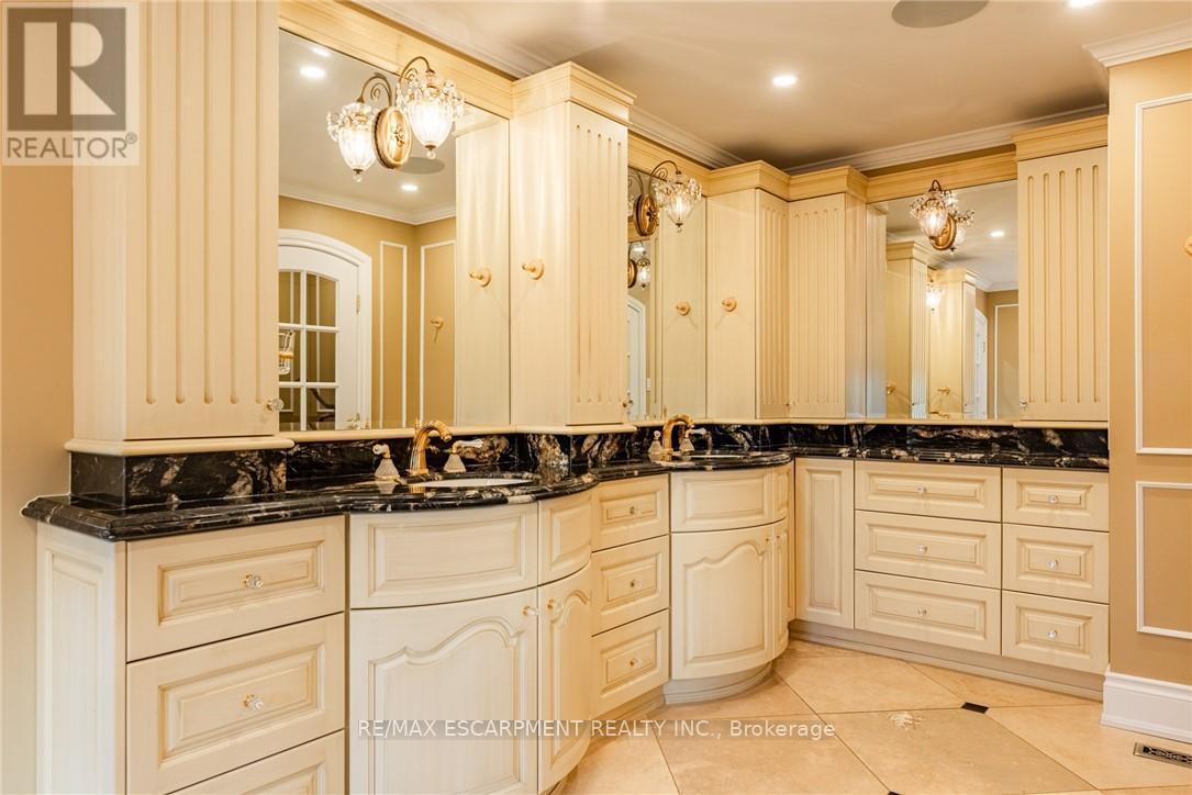 4105 Millcroft Park Drive, Burlington, Ontario  L7M 3V9 - Photo 19 - W12171695