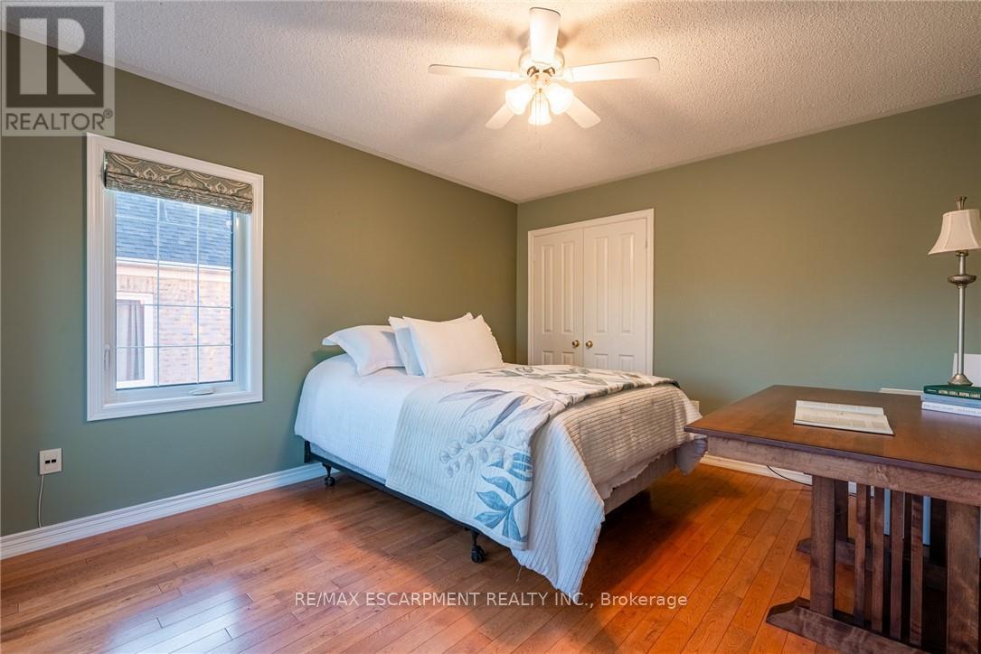 4105 Millcroft Park Drive, Burlington, Ontario  L7M 3V9 - Photo 24 - W12171695