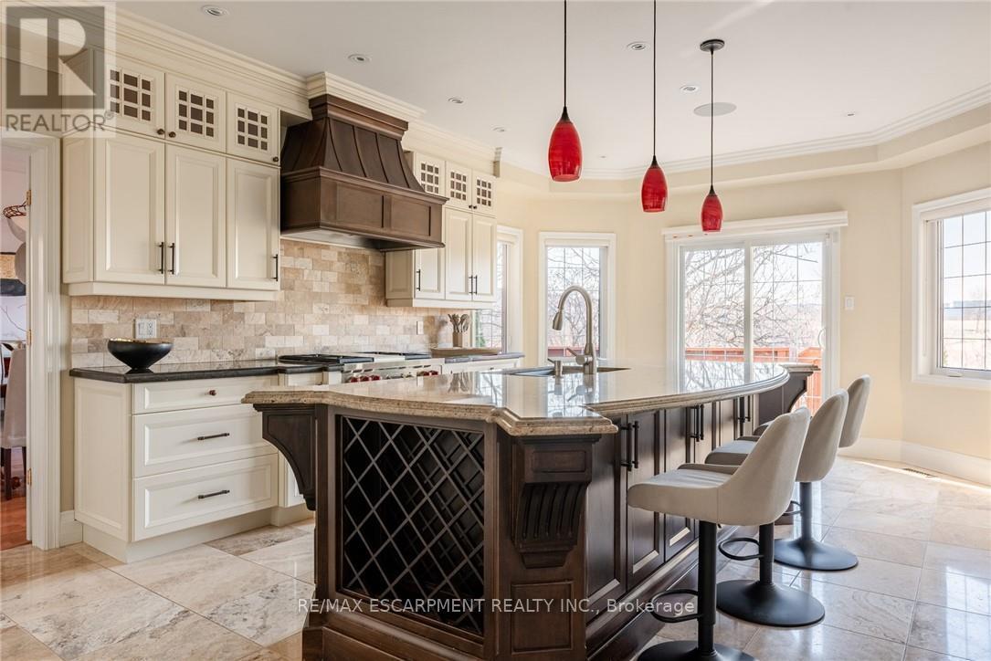 4105 Millcroft Park Drive, Burlington, Ontario  L7M 3V9 - Photo 3 - W12171695