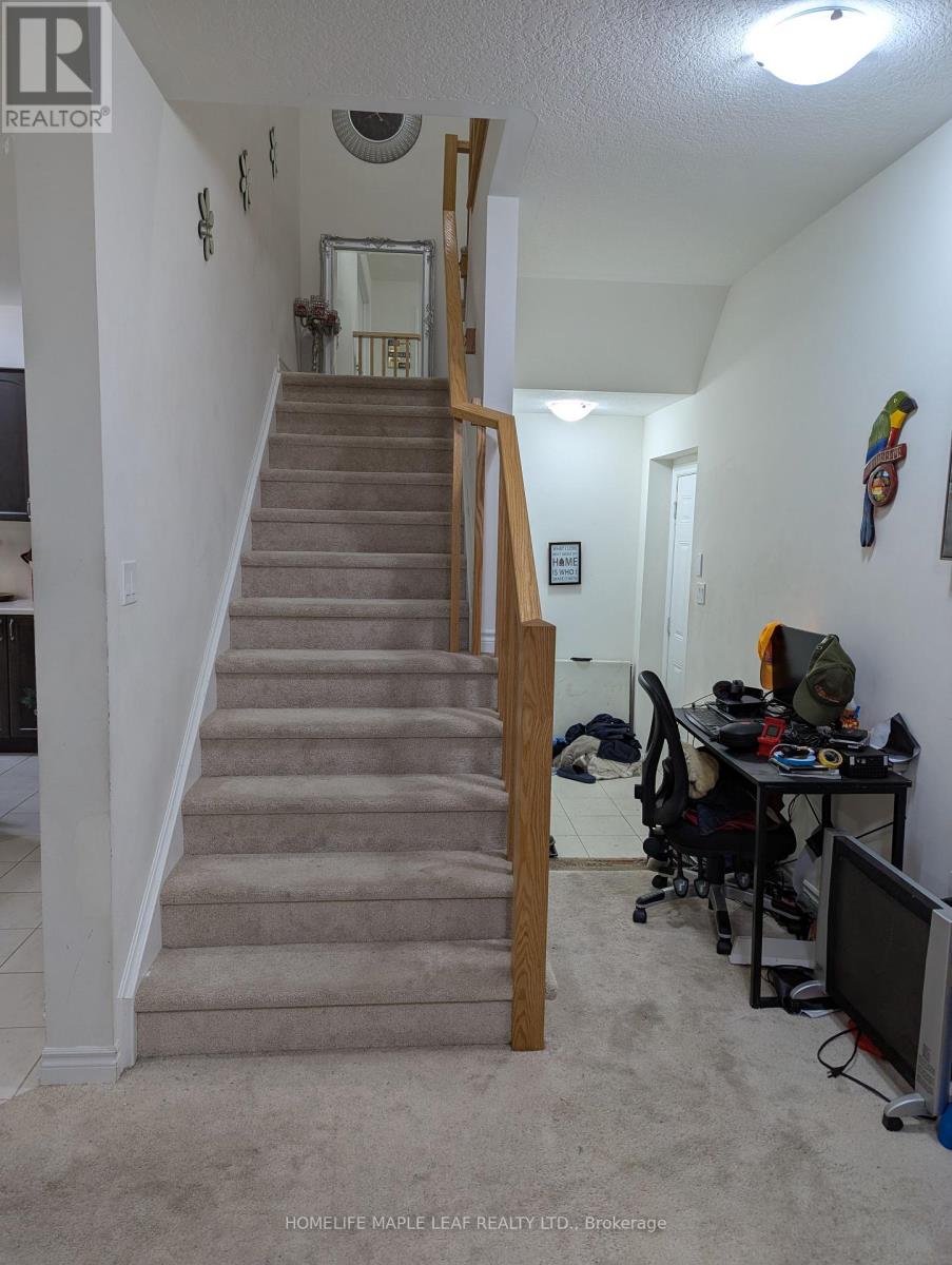 8 Stauffer Road N, Brantford, Ontario  N3V 0B1 - Photo 7 - X12171661