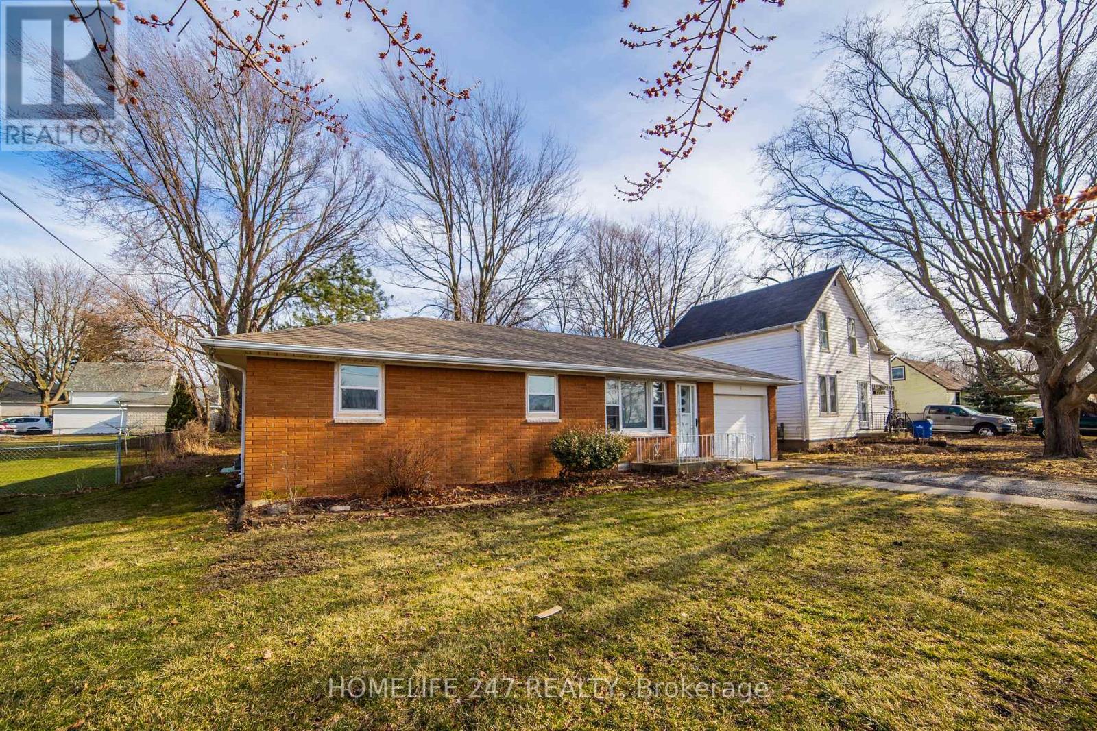 6 James Street, Chatham-Kent (Ridgetown), Ontario  N0P 2C0 - Photo 3 - X12171668