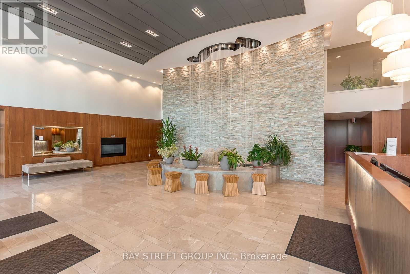201 - 225 Webb Drive, Mississauga (City Centre), Ontario  L5B 4P2 - Photo 11 - W12171706