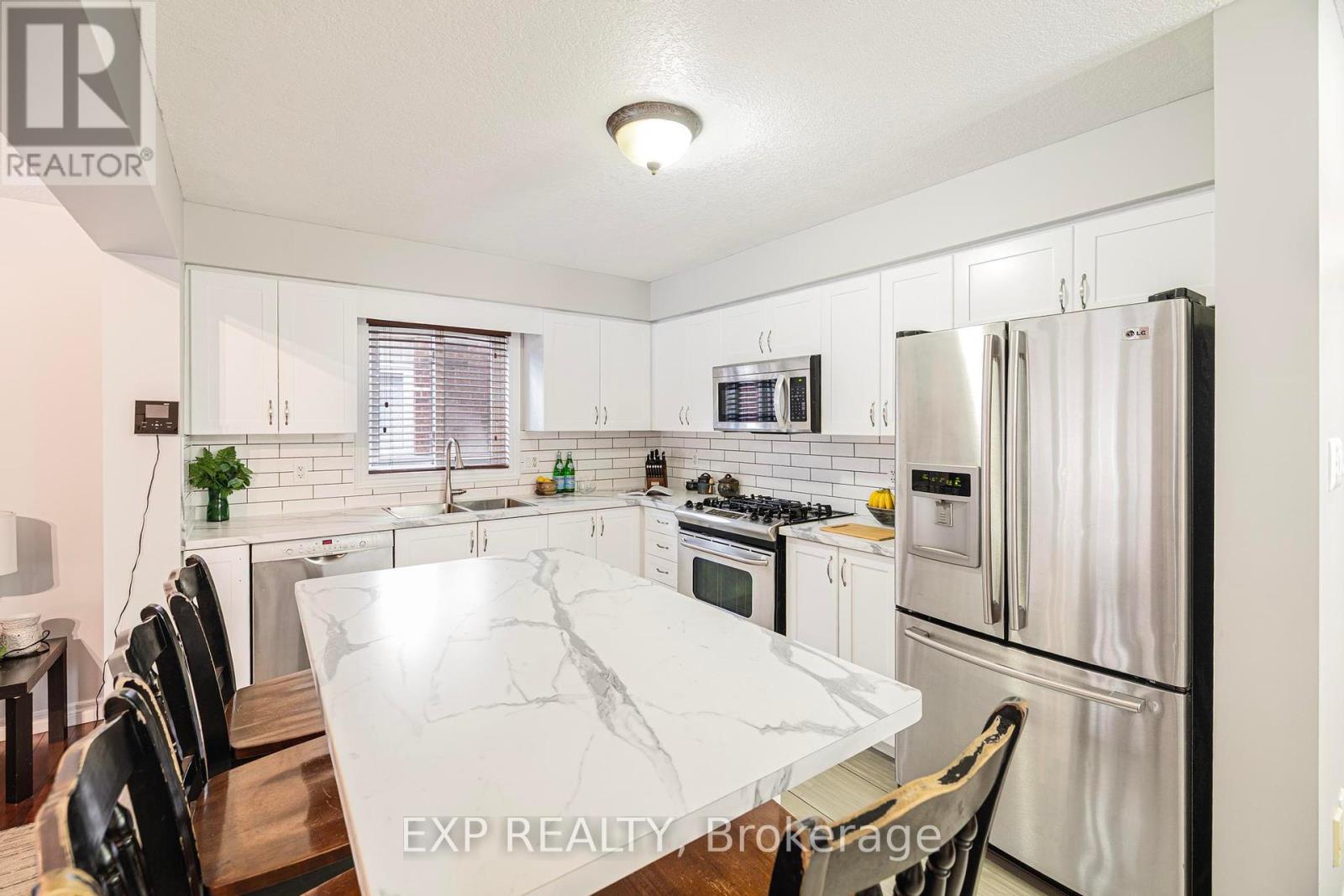 345 Thomas Slee Drive, Kitchener, Ontario  N2P 2X5 - Photo 11 - X12171714