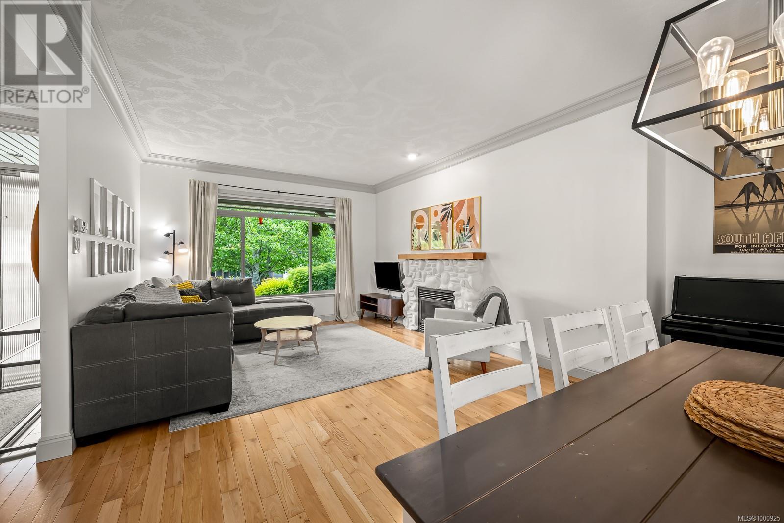 Property at 2404 Tutor Dr image 2