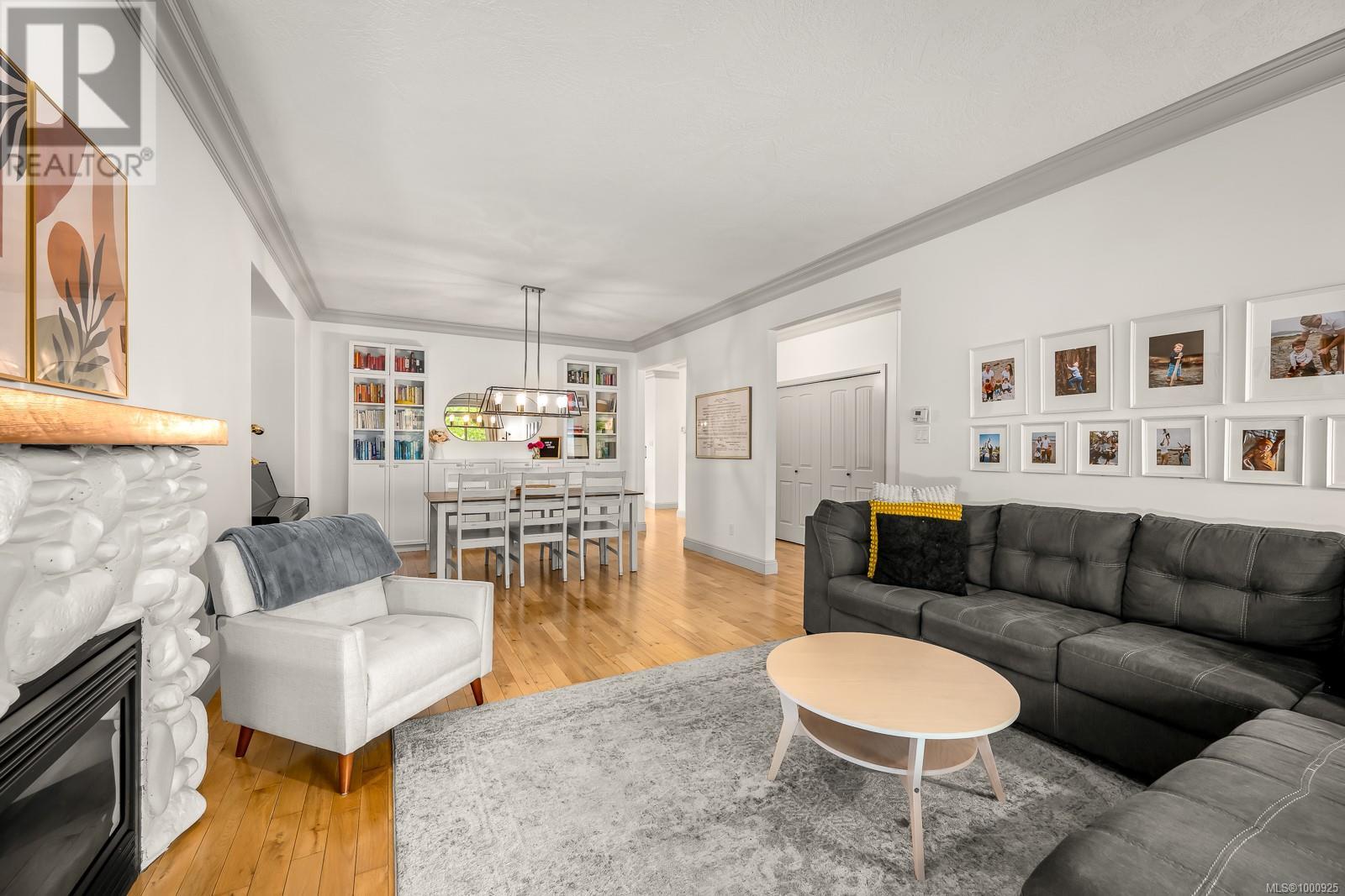 Property at 2404 Tutor Dr image 1