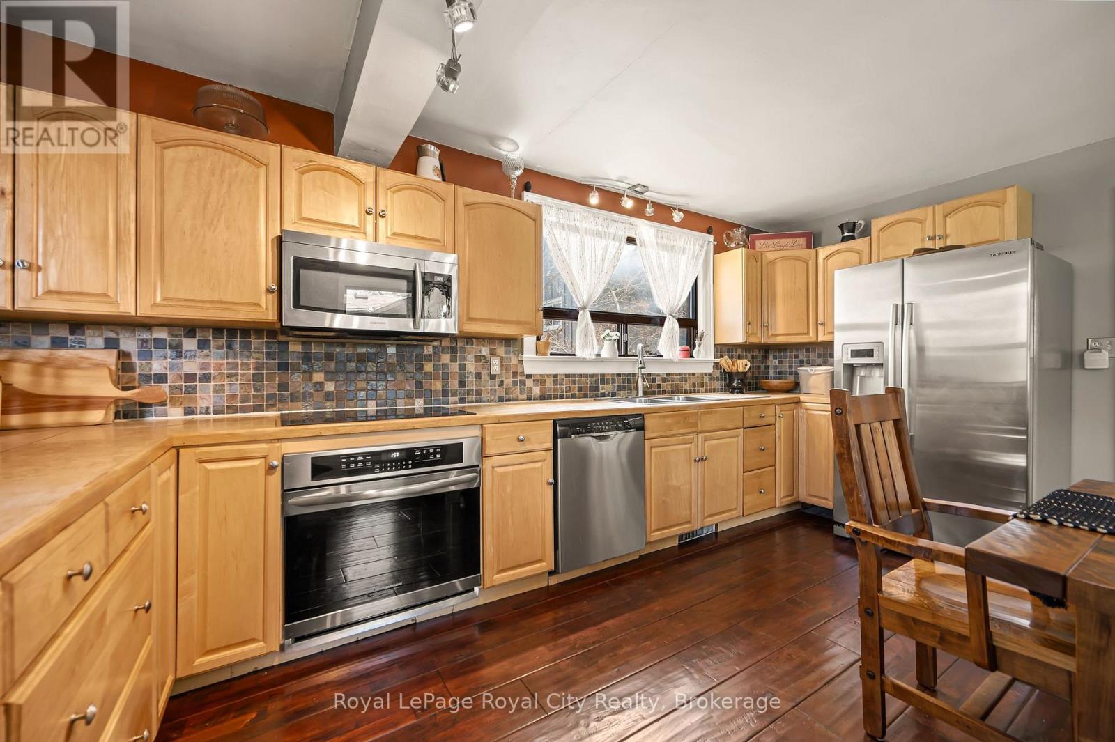 73 Queen Street, Puslinch, Ontario  N0B 2C0 - Photo 17 - X12104142