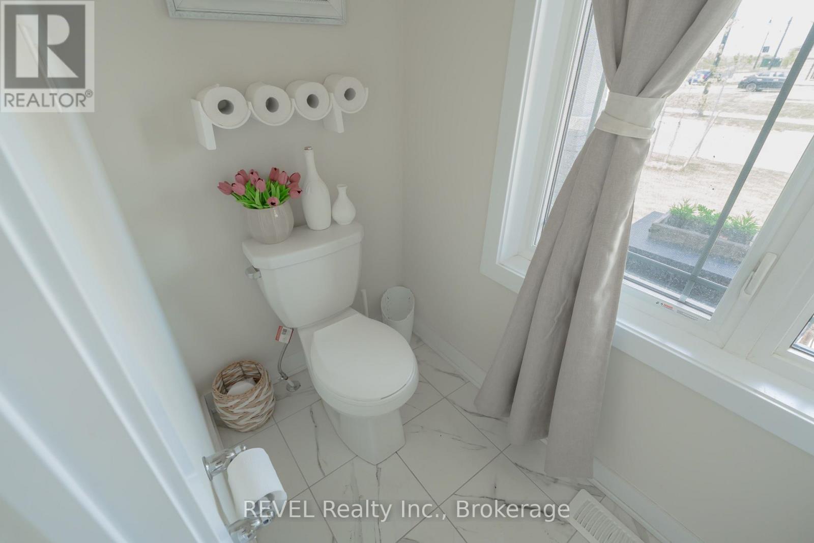 167 Stern Drive, Welland, Ontario  L3B 0M2 - Photo 5 - X12171721