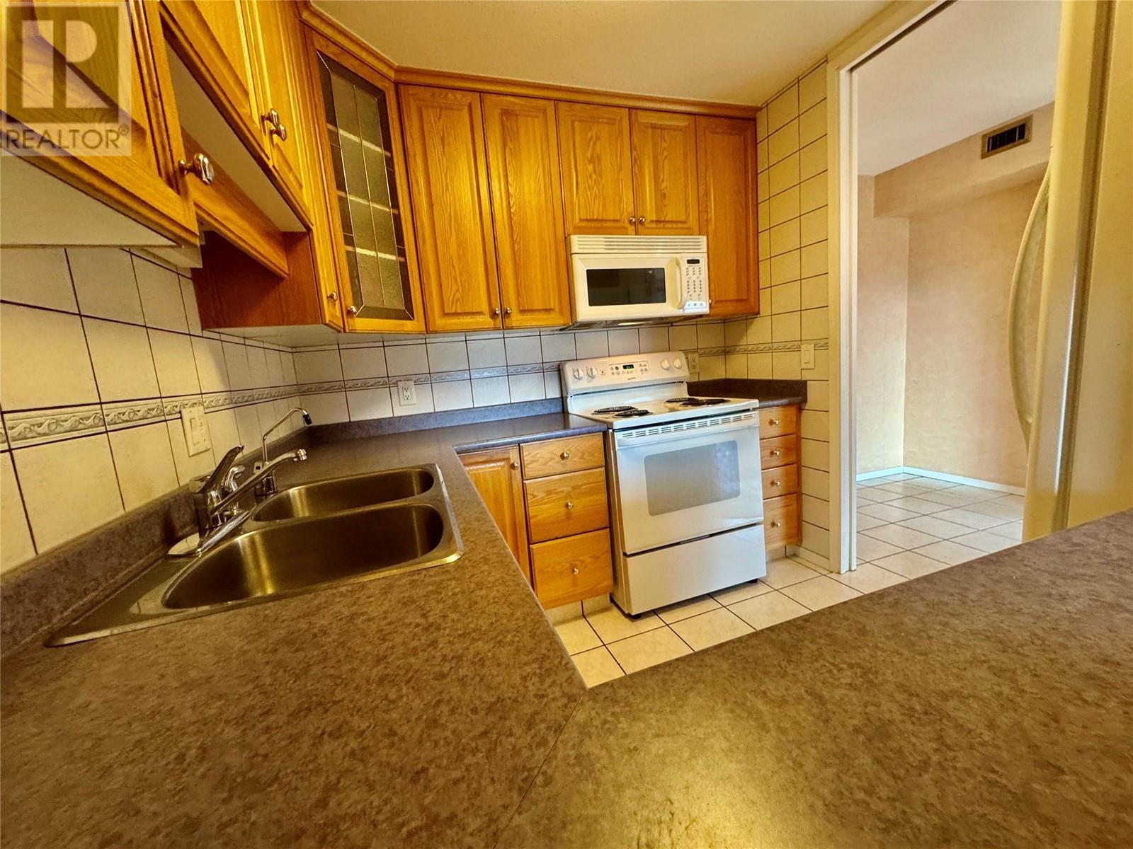 1640 Ufton Court Unit# 316, Kelowna, British Columbia  V1T 8L5 - Photo 7 - 10349272