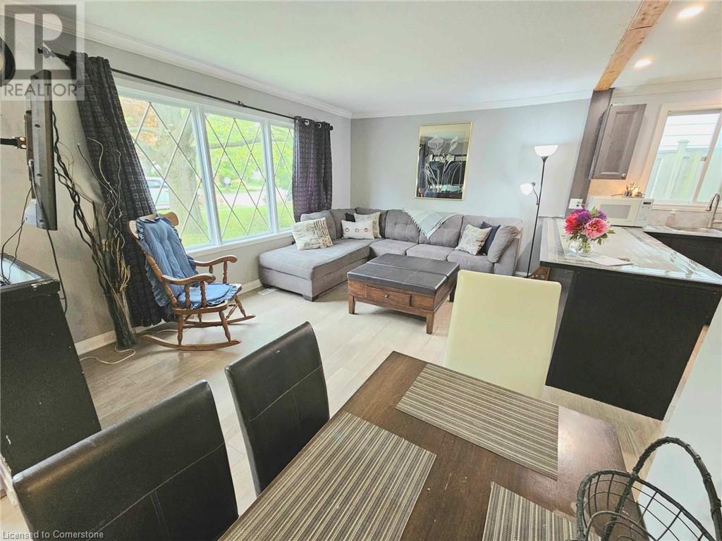 559 Sprucehill Avenue, Waterloo, Ontario  N2L 4V8 - Photo 4 - 40732601