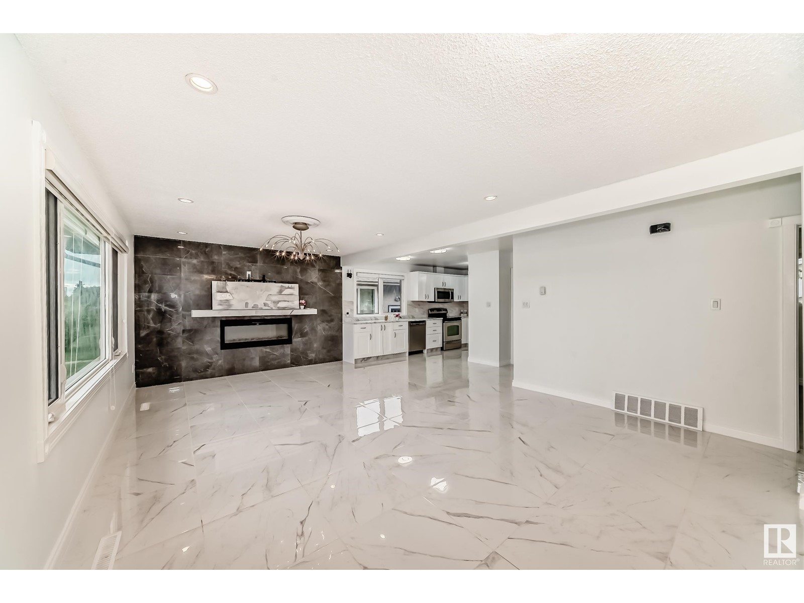 13516 112 St Nw, Edmonton, Alberta  T6W 1S5 - Photo 5 - E4438429