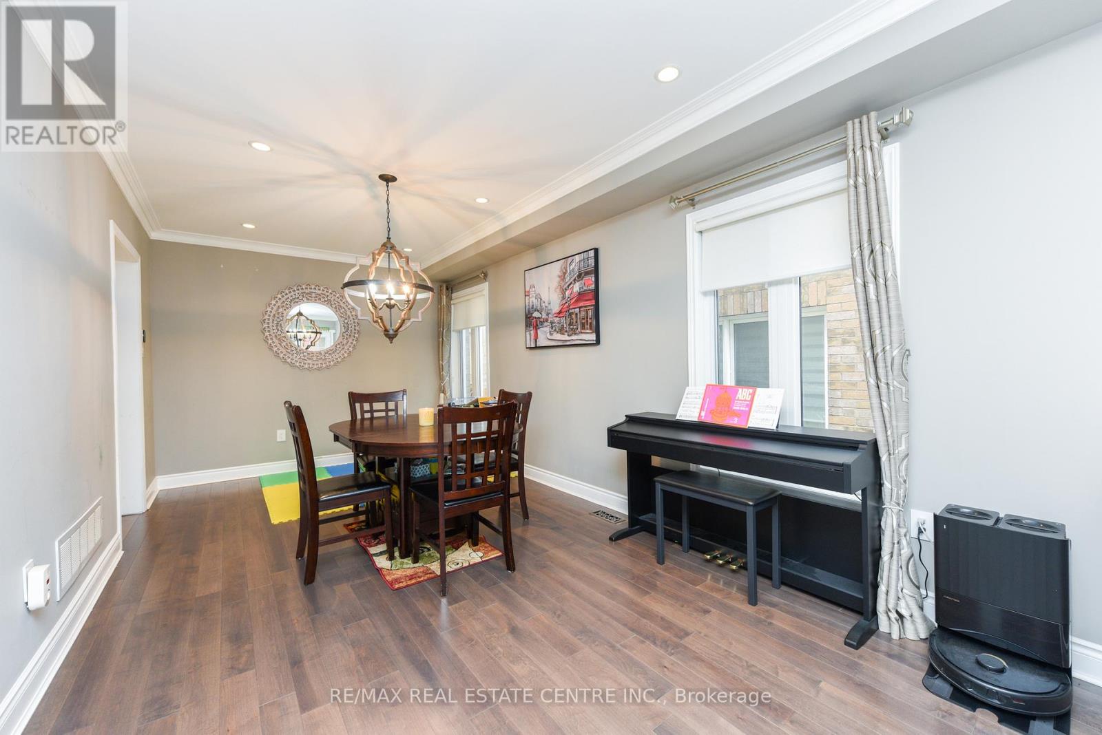 7168 Lantern Fly Hollow, Mississauga, Ontario  L5W 1L6 - Photo 4 - W12171715