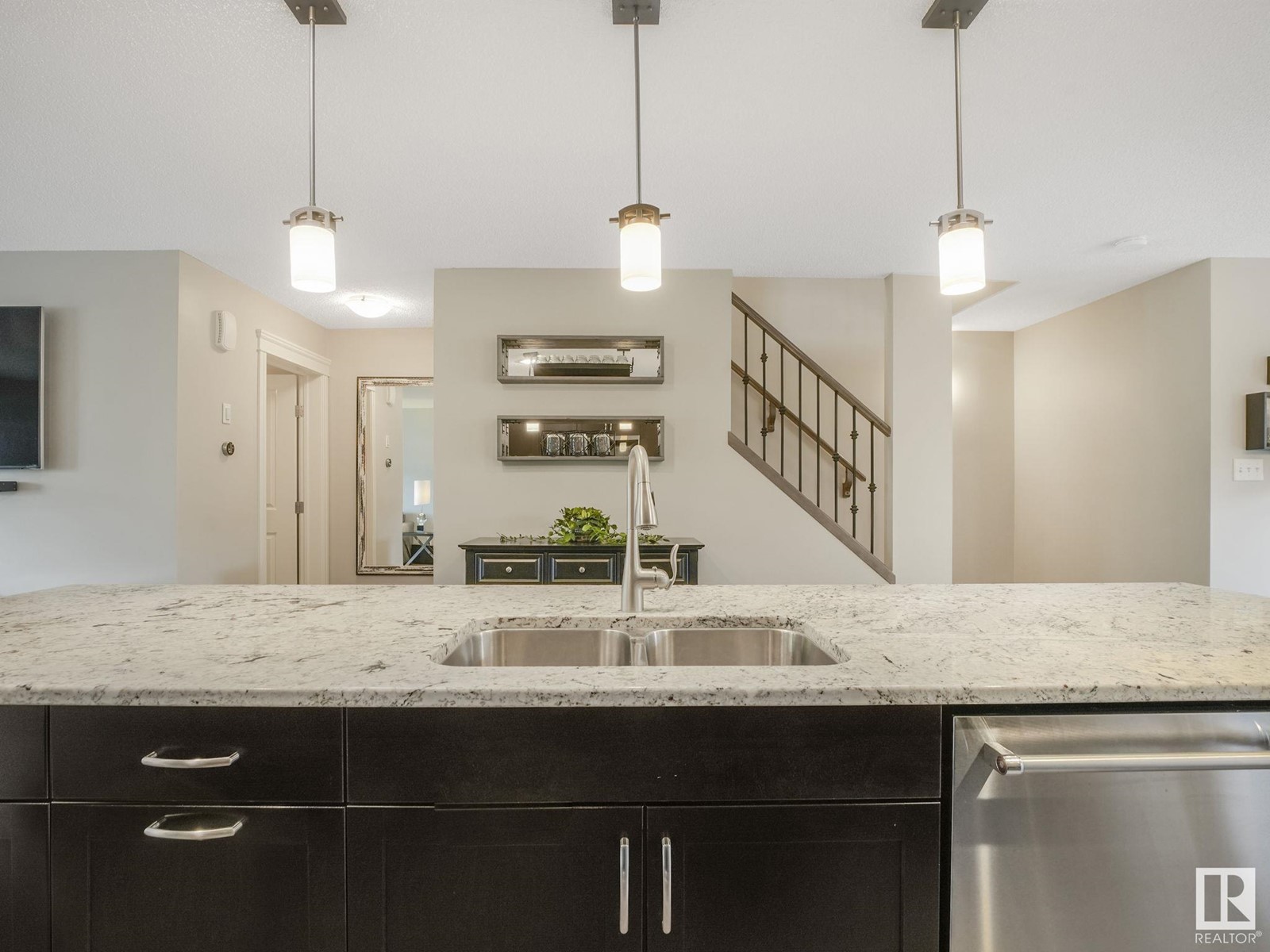 1607 167 St Sw, Edmonton, Alberta  T6W 3C4 - Photo 8 - E4438432