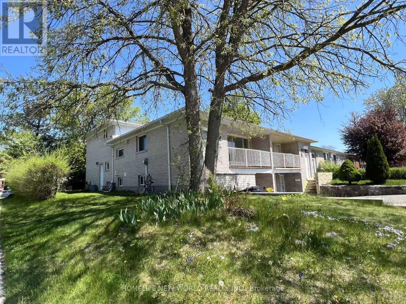 69 HARRINGTON CRESCENT, Toronto, Ontario