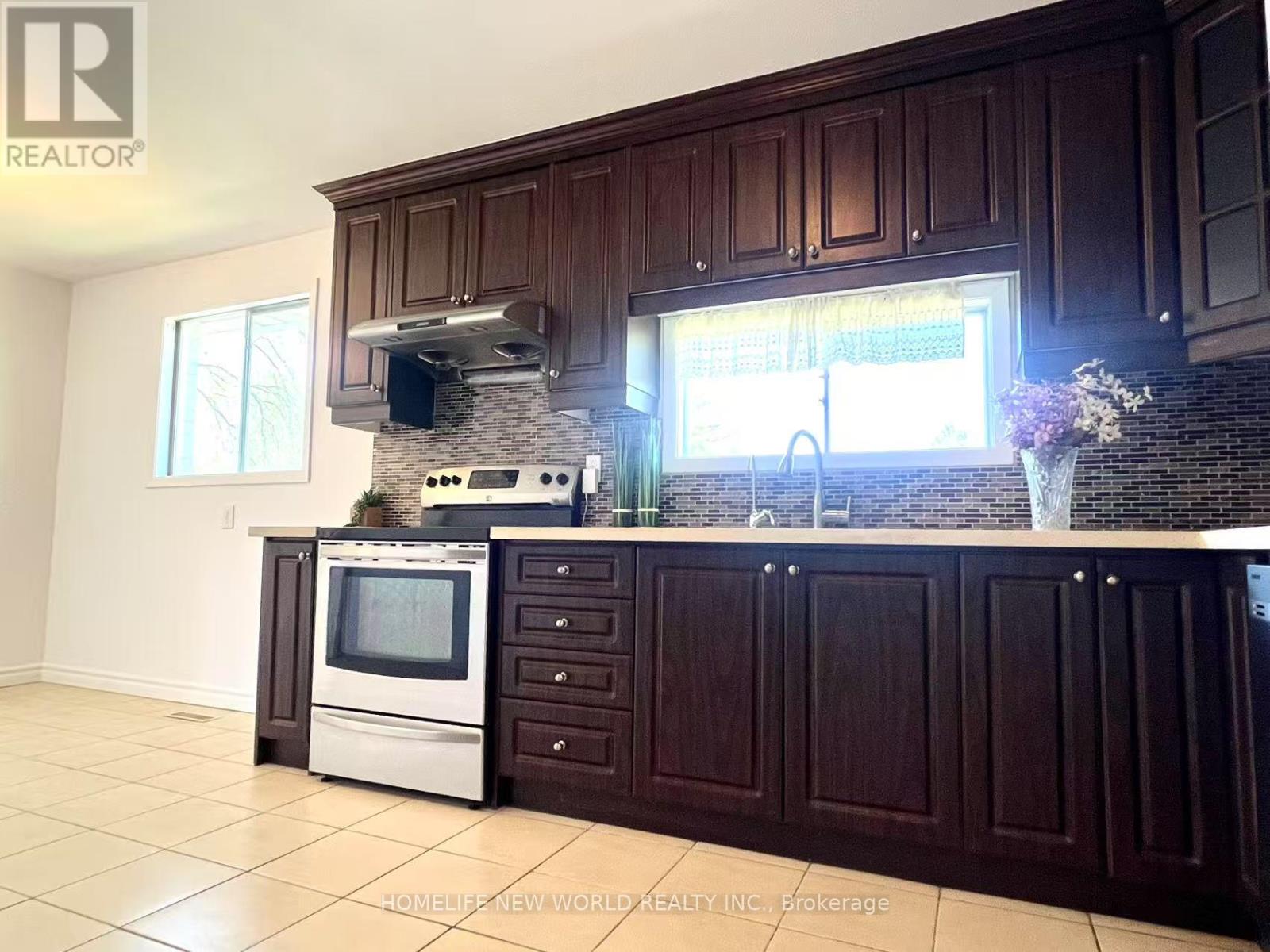 69 Harrington Crescent, Toronto, Ontario  M2M 2Y7 - Photo 3 - C12146555