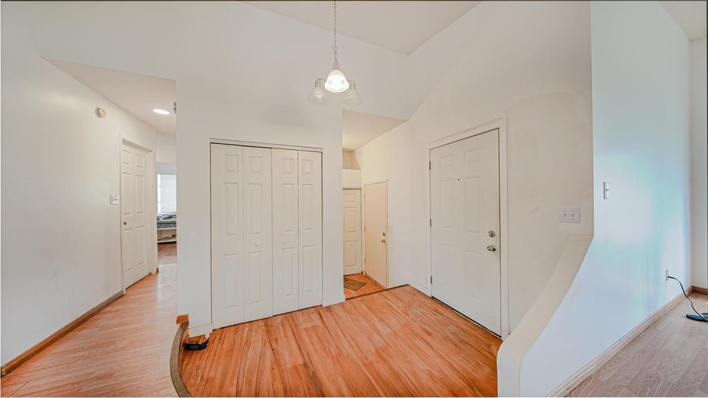 40 Prelest Place, Winnipeg, Manitoba  R2P 2R3 - Photo 3 - 202510177