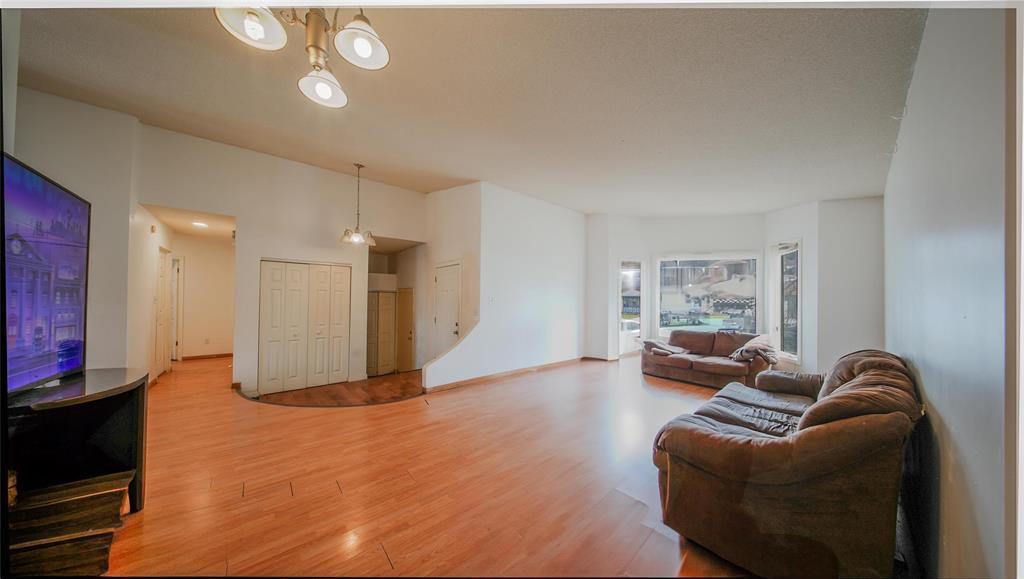 40 Prelest Place, Winnipeg, Manitoba  R2P 2R3 - Photo 6 - 202510177