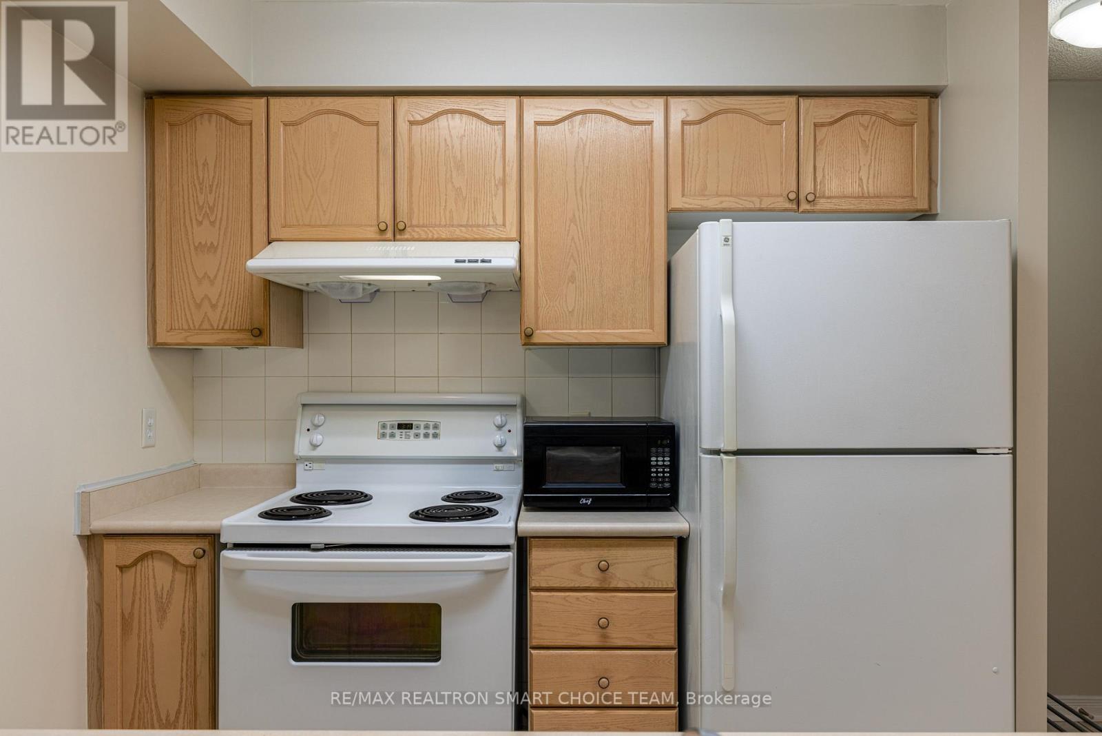 607 - 22 Olive Avenue, Toronto, Ontario  M2N 7G6 - Photo 8 - C12171736